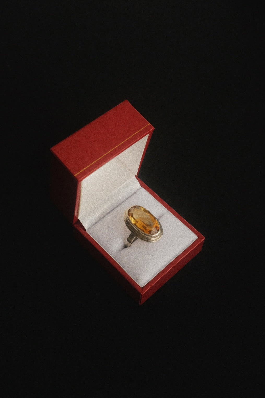 Art Deco Ring w. Citrine