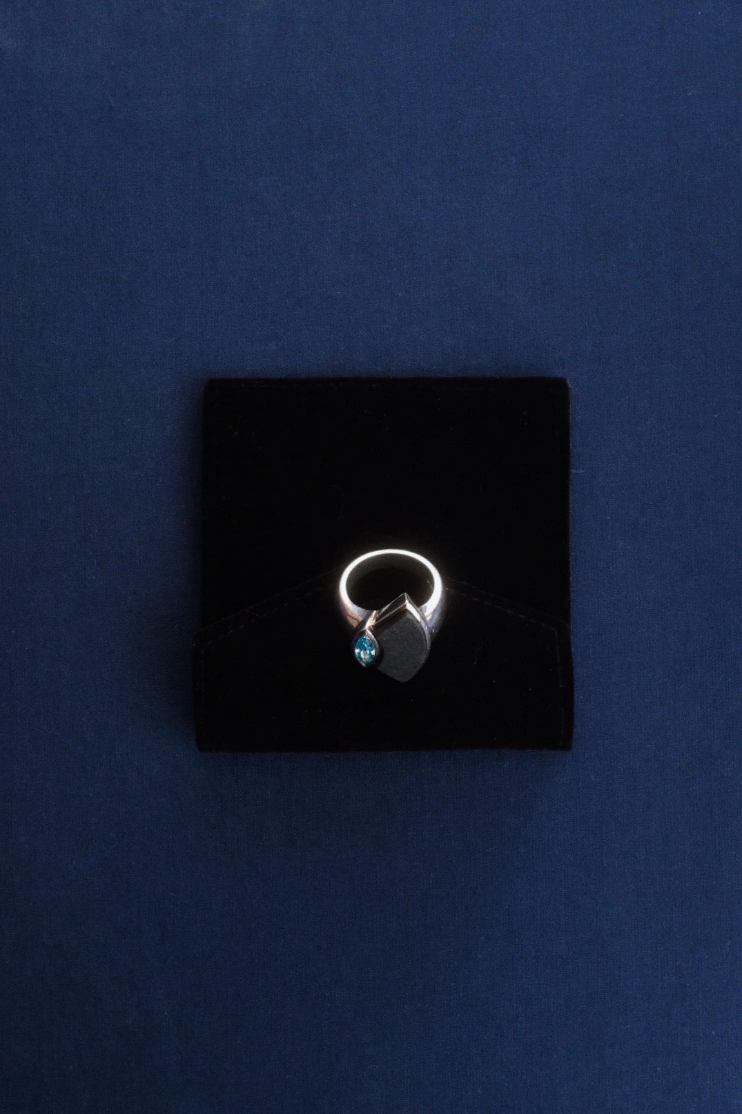 Modernist Ring w.Topaz & Mate Obsidian