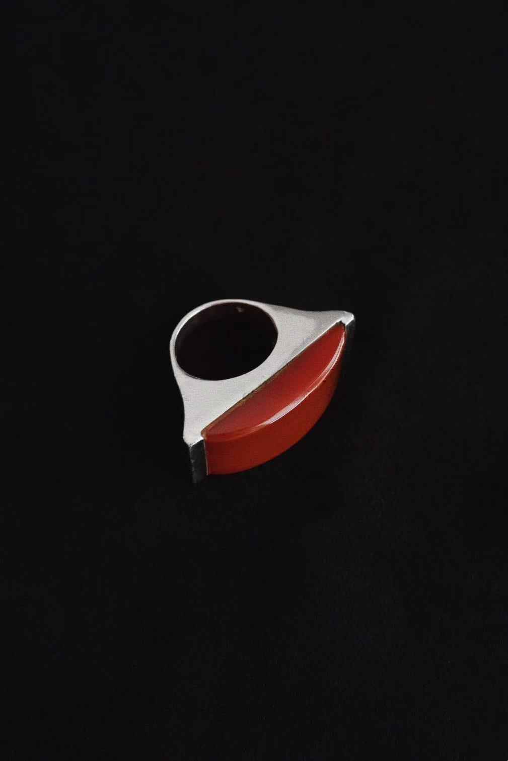 Modernist Silver Ring w. Carnelian