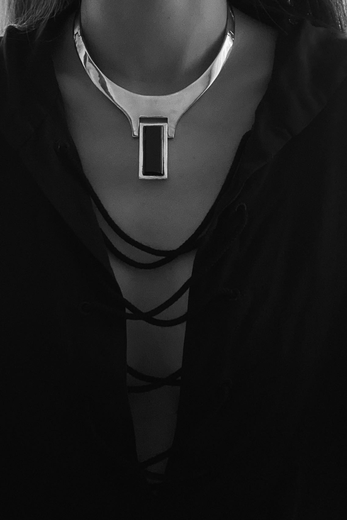 Modernist Onyx Neck-ring