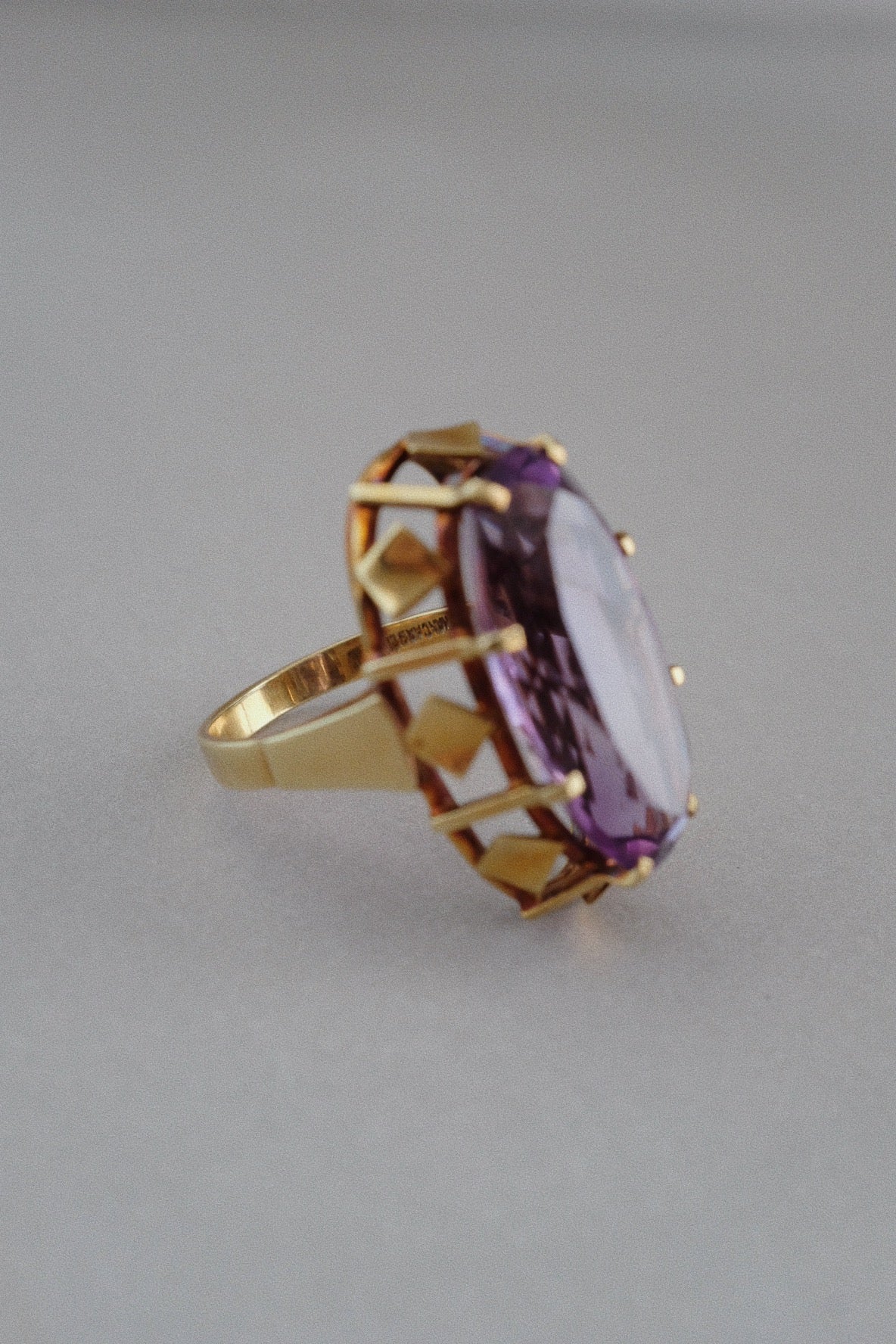 Art Deco Cocktail Ring w. Amethyst