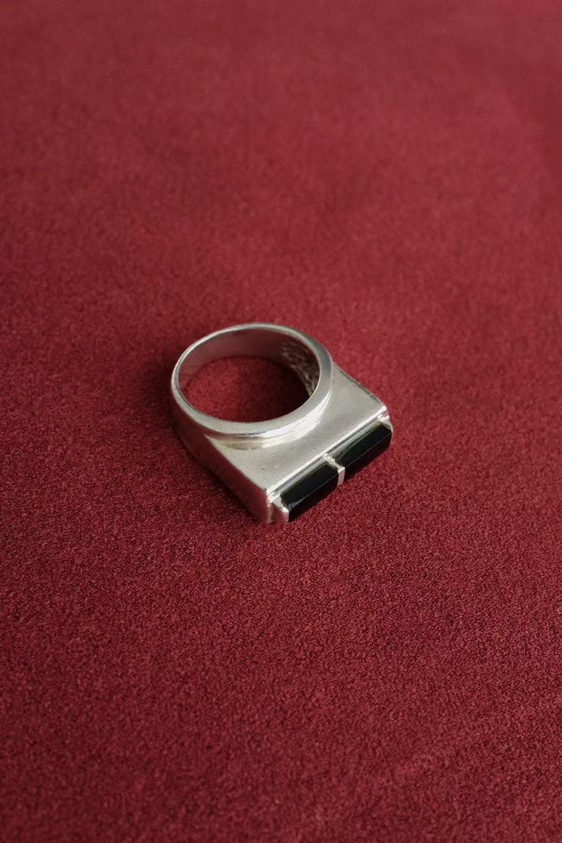 Modernist Silver Ring w. Onyx c.1970s