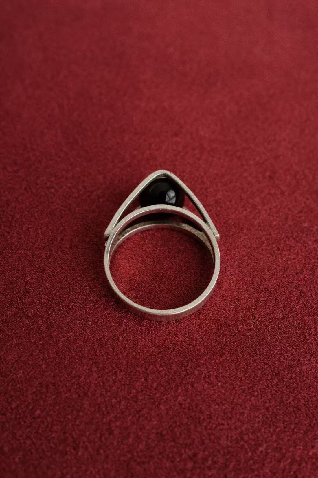 Kinetic Silver Ring w. Onyx c.1970s