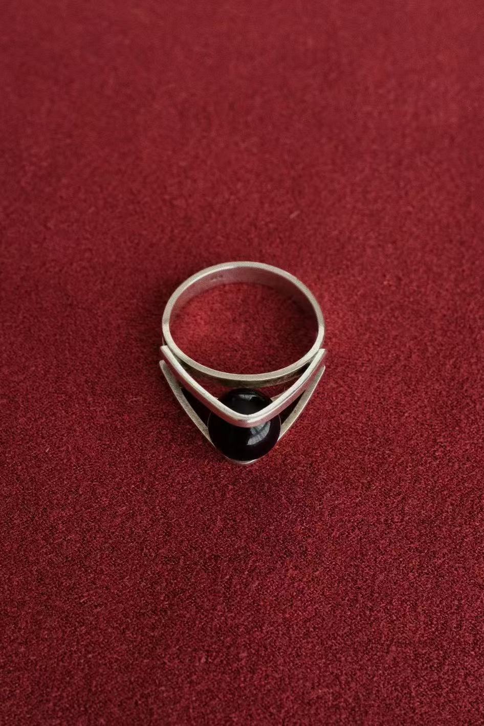 Kinetic Silver Ring w. Onyx c.1970s