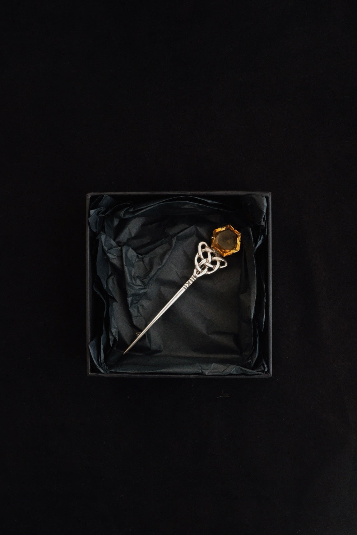 Celtic Knots Brooch w.Citrine c.1960s