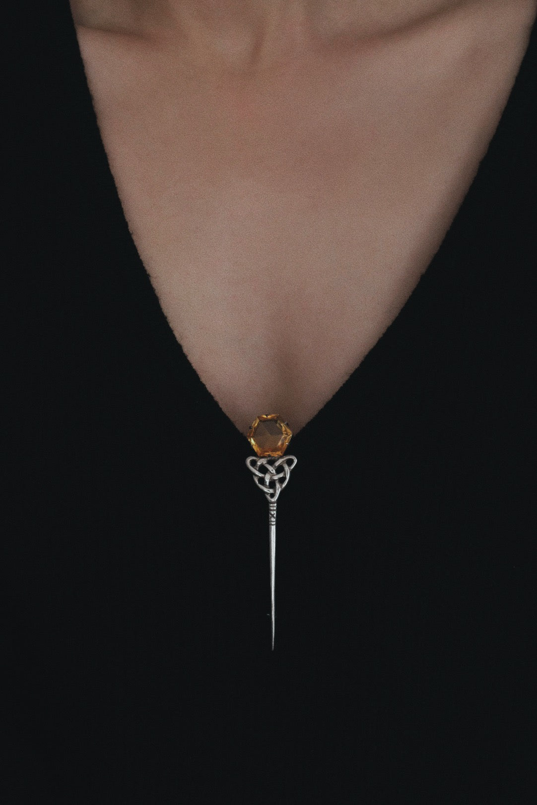 Celtic Knots Brooch w.Citrine c.1960s