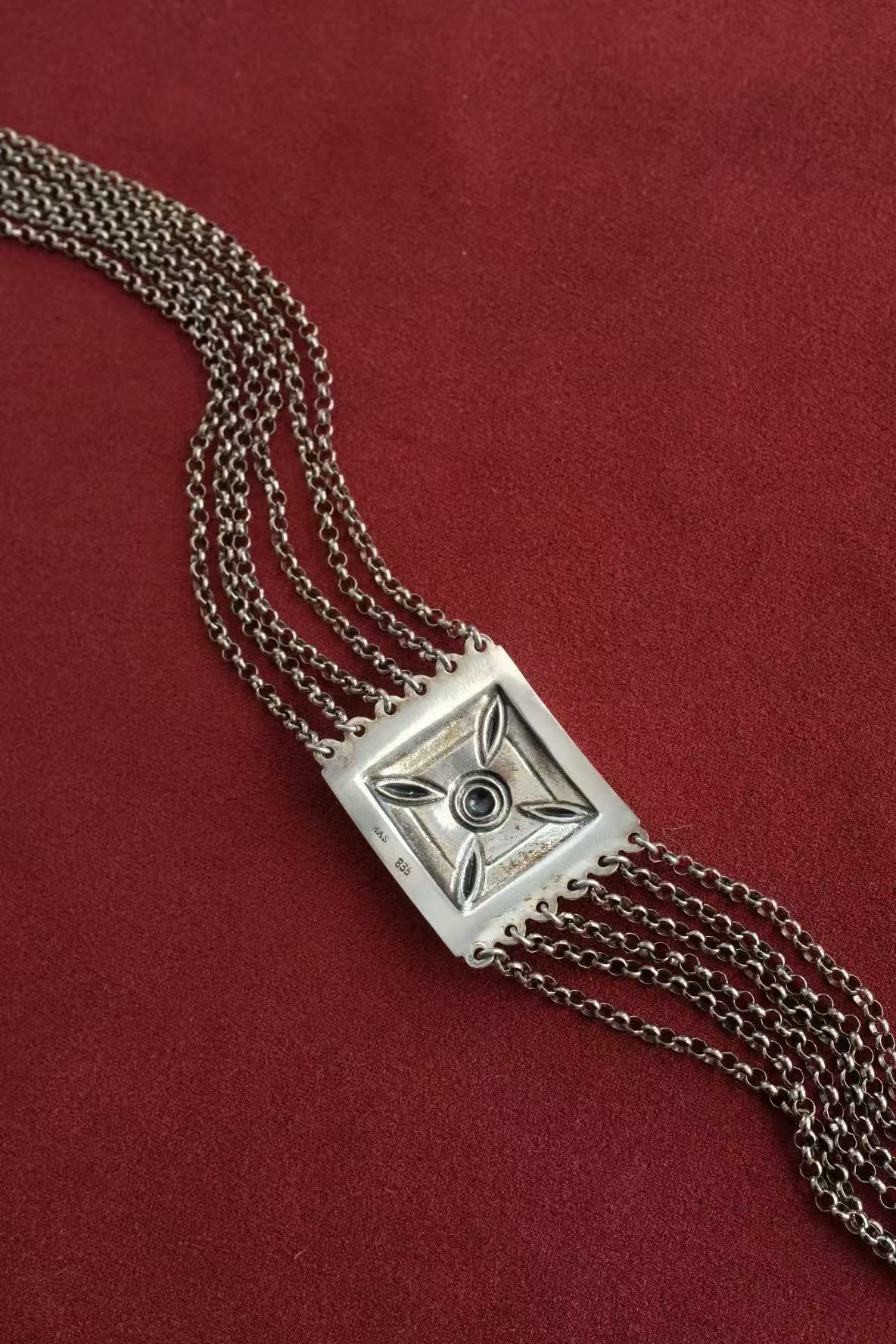 Blachian Antik Schmuck c.1950s