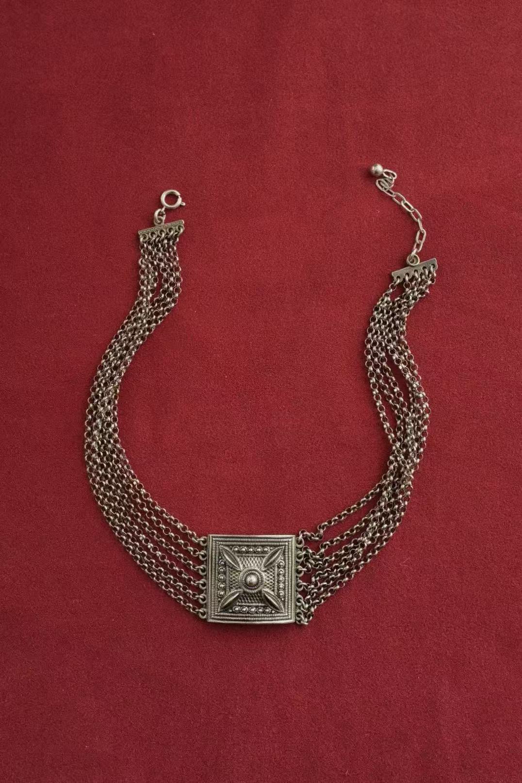 Blachian Antik Schmuck c.1950s