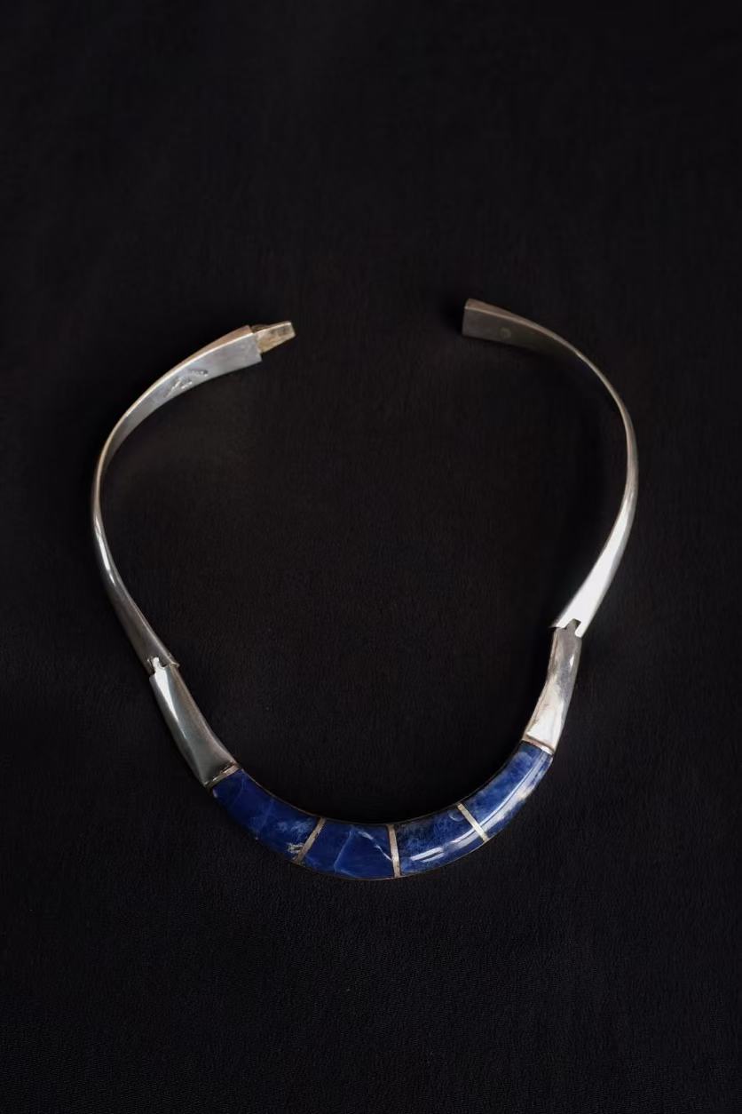 Intarsia Silver Torque w. Lapis Laluzi