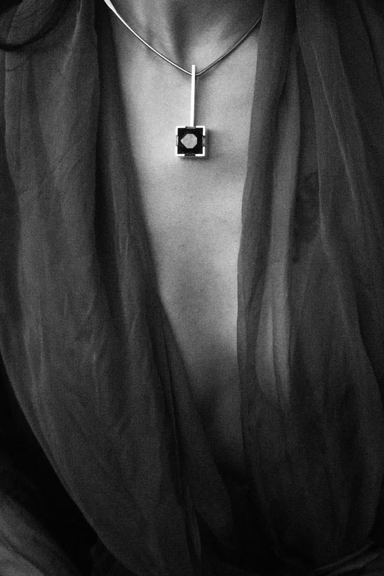 Modernist Neck-ring w.Smoky Quartz