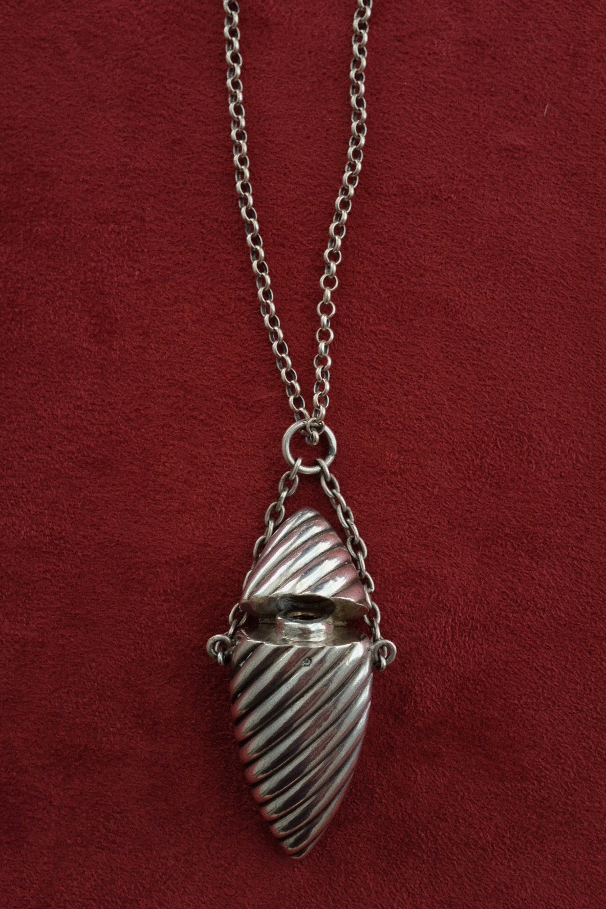 Chatelain Scent Pendant