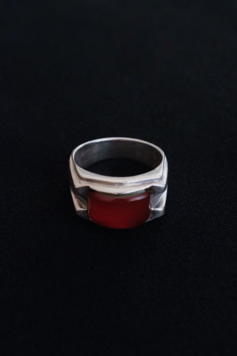 Art Deco Ring w. Red Carnelian