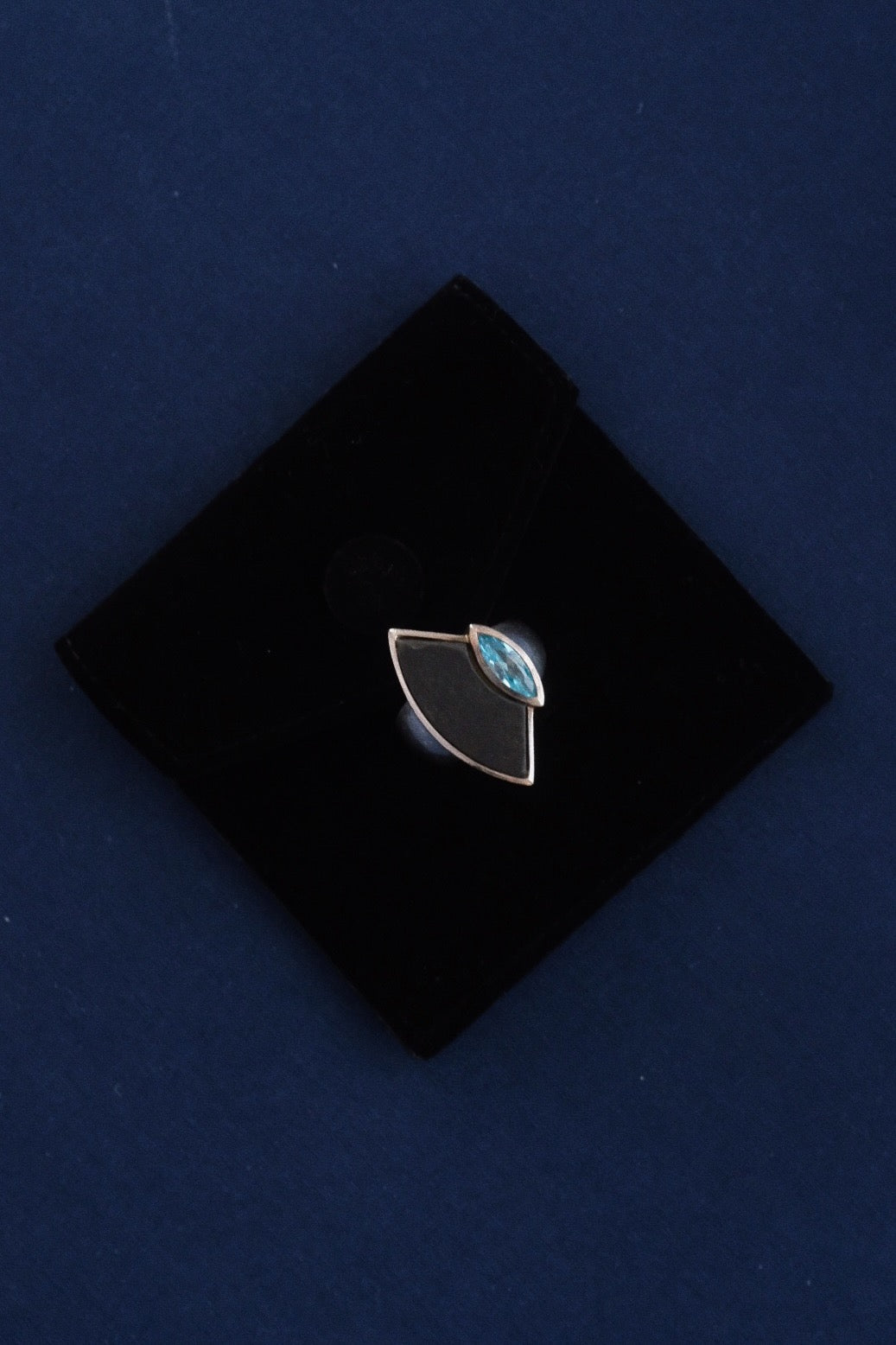 Modernist Ring w.Topaz & Mate Obsidian