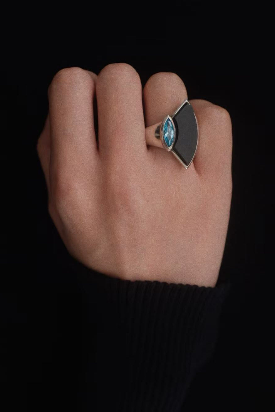Modernist Ring w.Topaz & Mate Obsidian