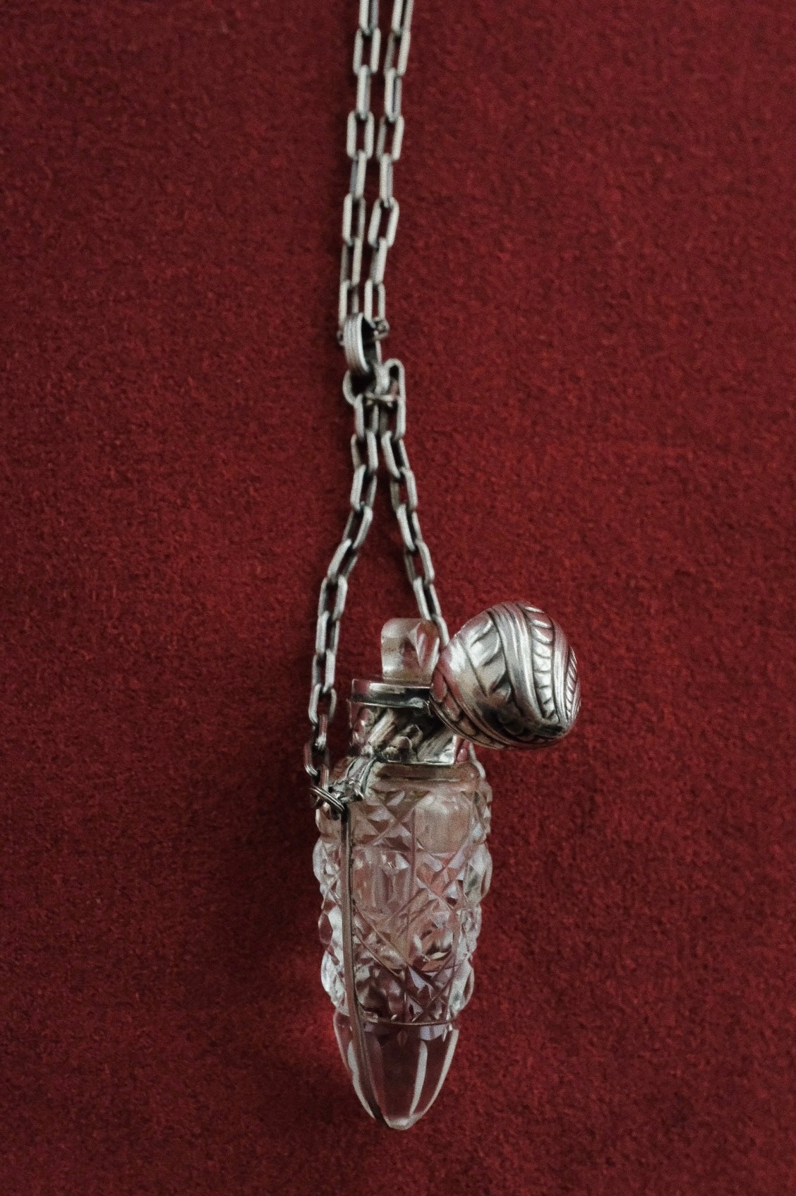 Chatelaine Scent Pendent