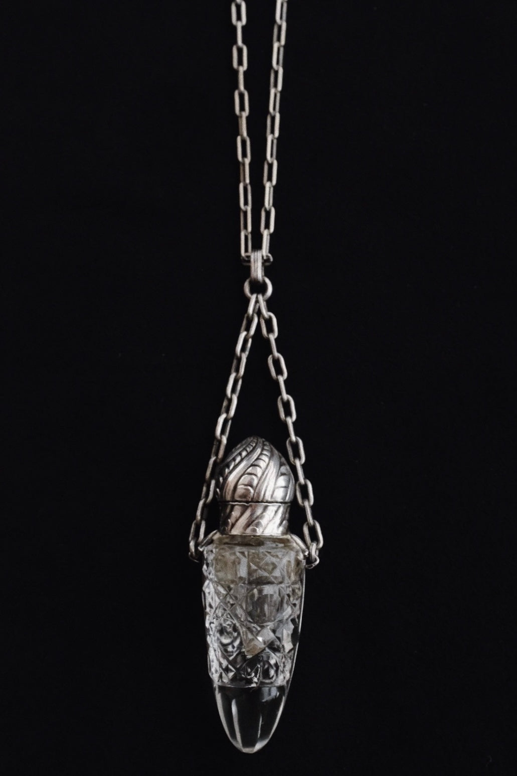 Chatelaine Scent Pendent