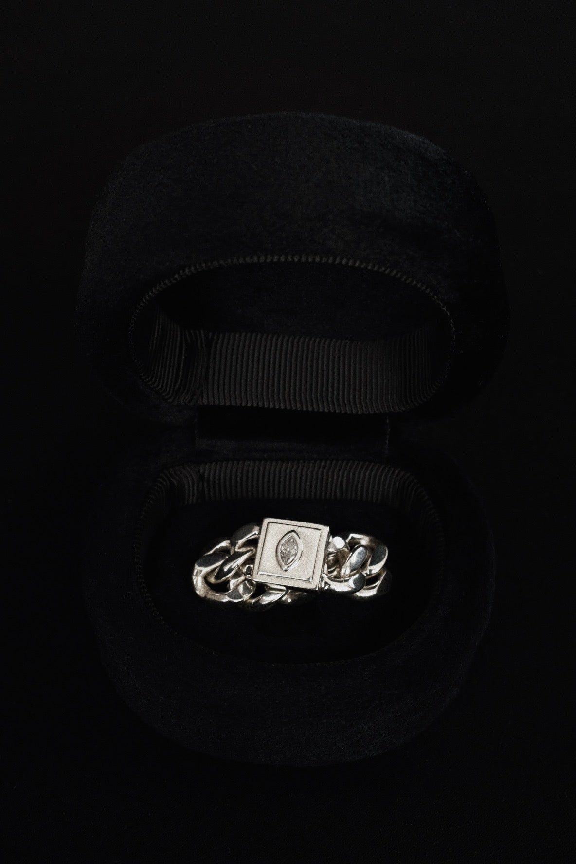 Curb Chain Ring 01