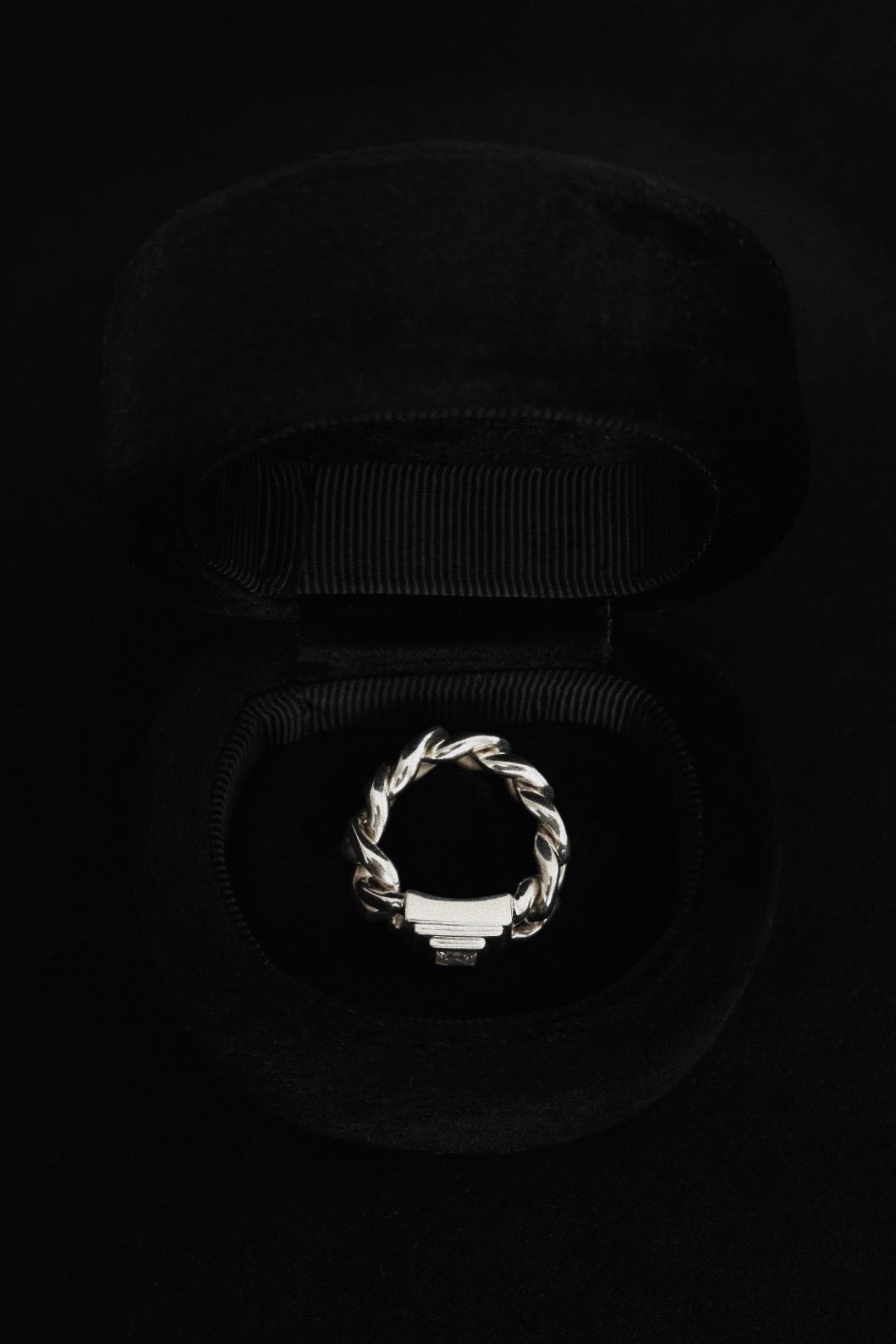 Curb Chain Ring 01