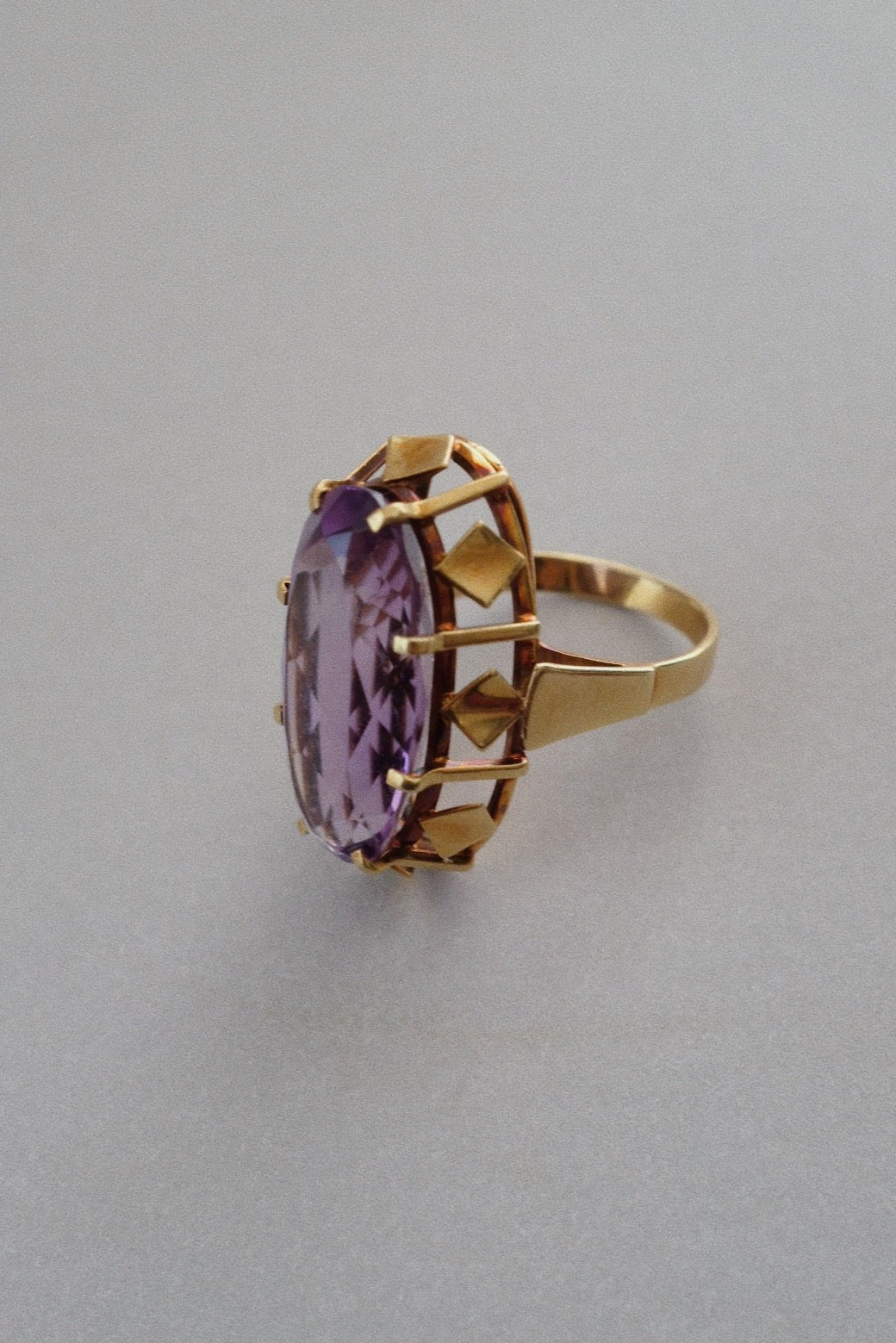 Art Deco Cocktail Ring w. Amethyst