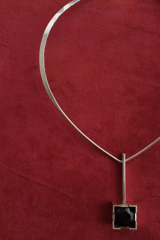 Modernist Neck-ring w.Smoky Quartz